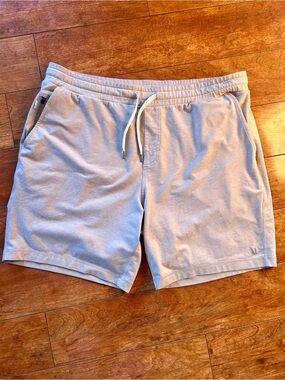 Vuori Men’s XL Beige/Taupe Performance Lounge Shorts
